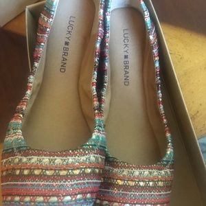 Hello Everyone I’m selling shoes